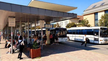 Hétfőtől hat új autóbusz járatpár közlekedik Székesfehérvár és Budapest között