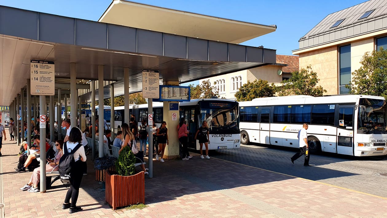 Hétfőtől hat új autóbusz járatpár közlekedik Székesfehérvár és Budapest között