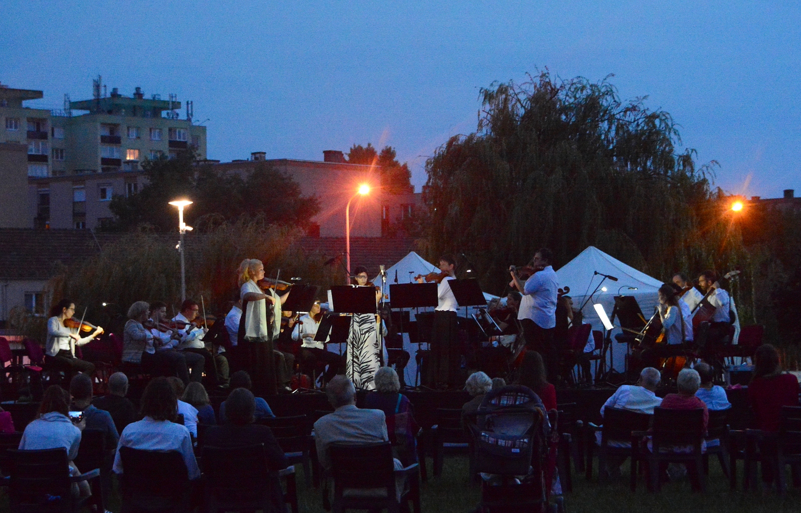 Újra szimfonikusok a Csónakázó-tónál - zenés családi kavalkád lesz pénteken