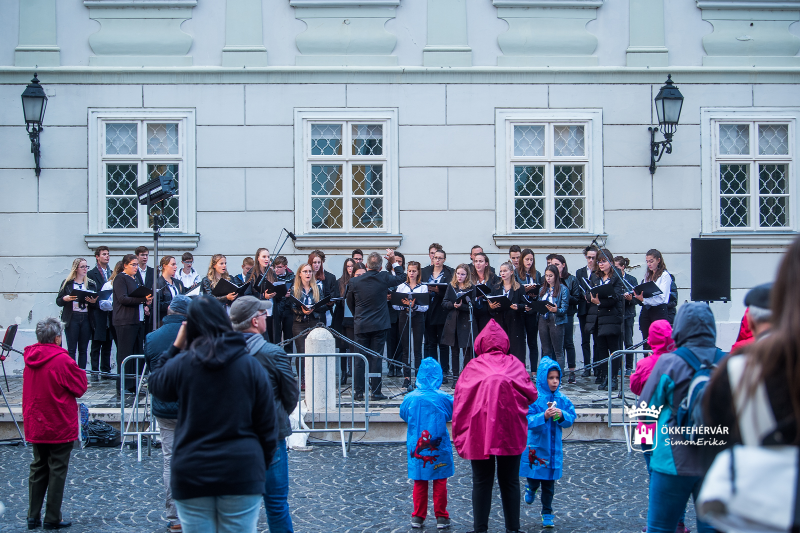 Szabadtéri énekléssel és muzsikálással ünnepelte a város a zenét