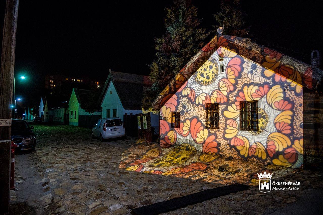 Múzeumok Őszi Fesztiválja - ilyen egy régi Rác utcai parasztház fénnyel újrafestve