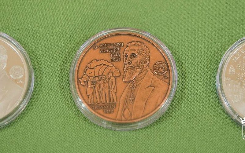 Éremkiadással és előadással emlékeztek Trianon 100. évfordulójára az éremgyűjtők