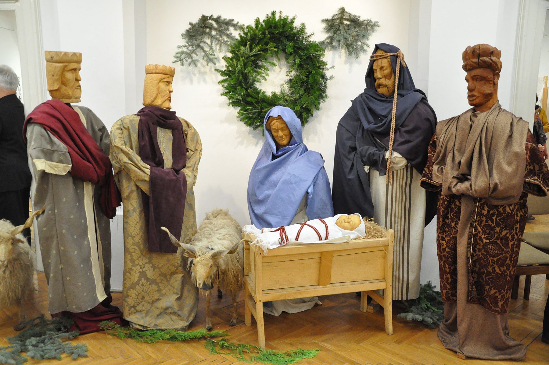 Betlehemi csillagok és mesélő textilek – meghirdették adventi pályázataikat a fehérvári kézművesek
