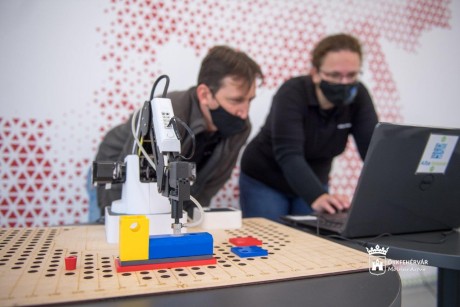 A jövő és a jelen digitális oktatásába engedett betekintést a ROBOTEXPÓ