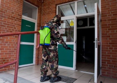 Fehérvári katonák fertőtlenítették az iskolák jelentős részét az őszi szünetben