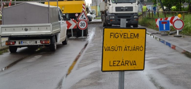 Forgalomkorlátozás lesz három fehérvári vasúti átjáróban