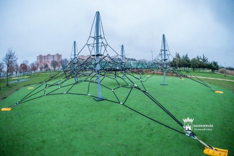 Elkészült a sport- és szabadidőközpont a Palotavárosi tavaknál