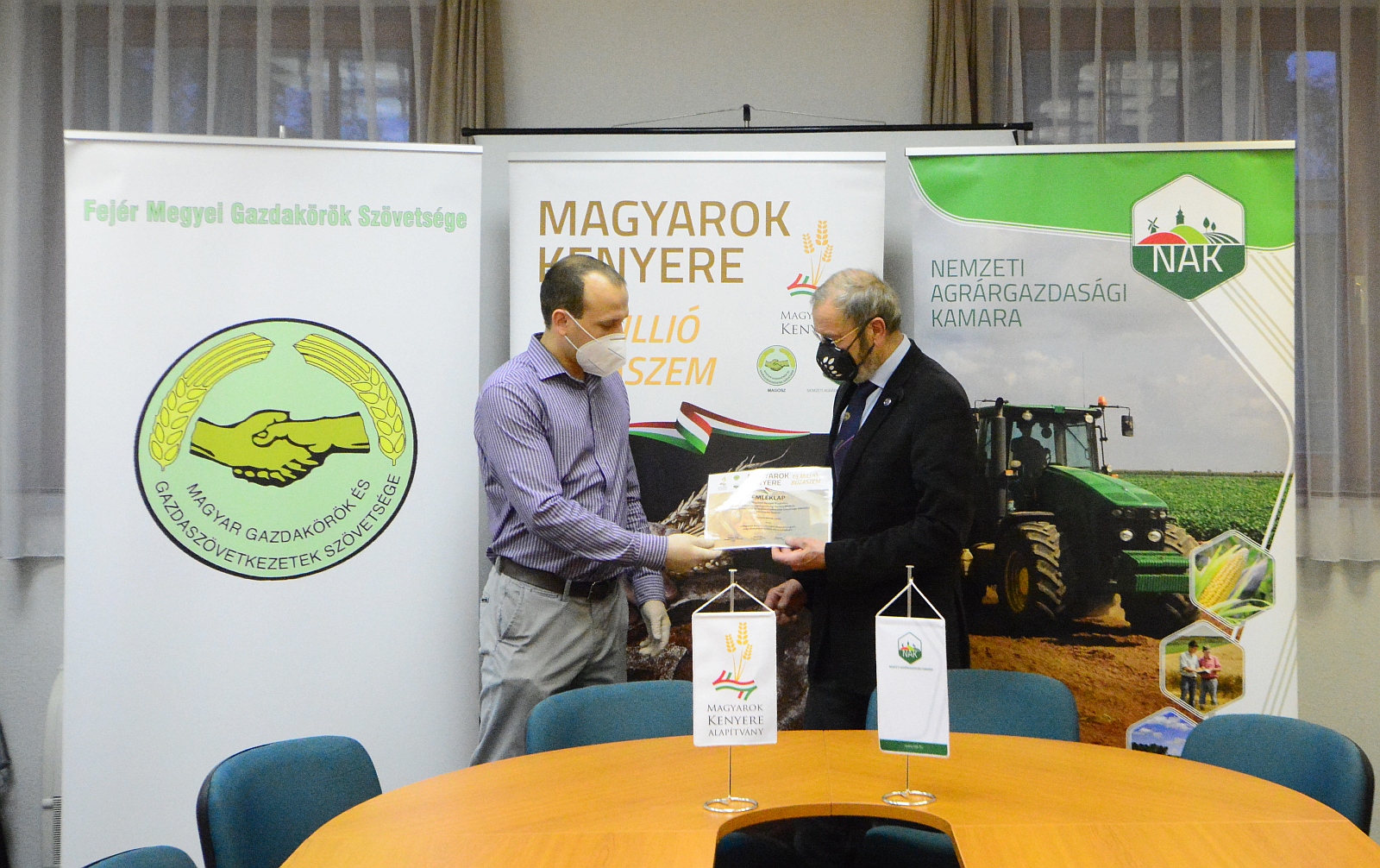 Magyarok Kenyere - több mint 24 tonna búzát ajánlottak fel Fejér megye gazdái