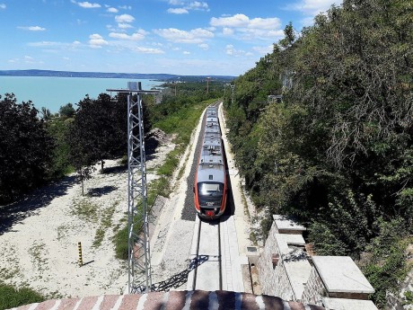 Január 8-ig közlekednek pótlóbuszok Székesfehérvár és Balatonfüred között
