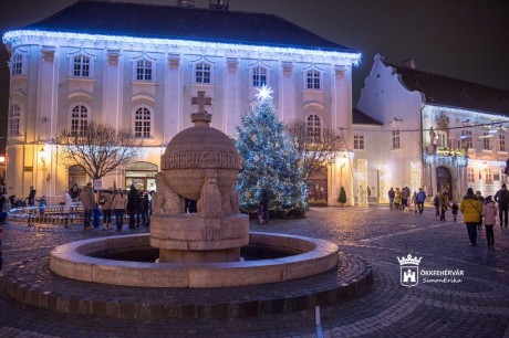 A harmadik adventi gyertya lángja lobban fel vasárnap