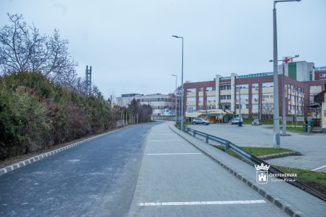 Ismét bővült a parkolók száma a kórház környékén