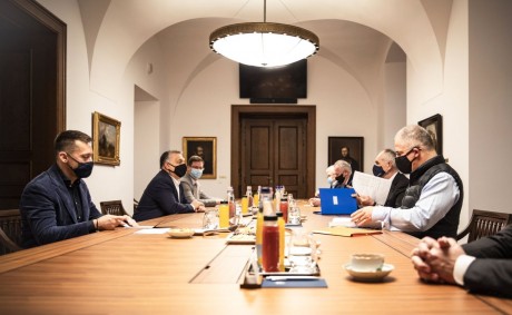Koronavírus - A megyei jogú városok képviselőivel tárgyalt Orbán Viktor