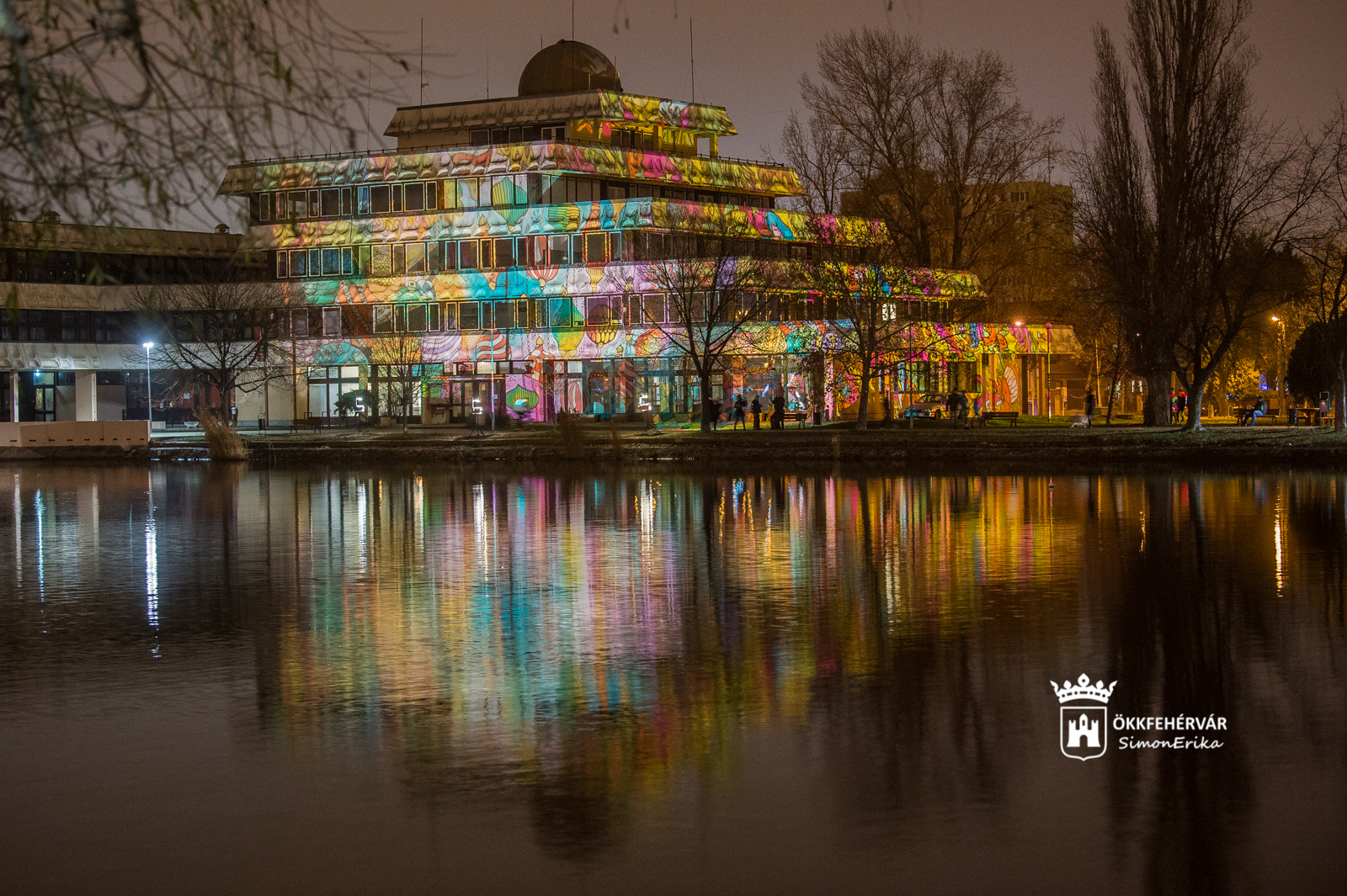 Adventi fényfestés szombaton és vasárnap a Csónakázó-tó partján