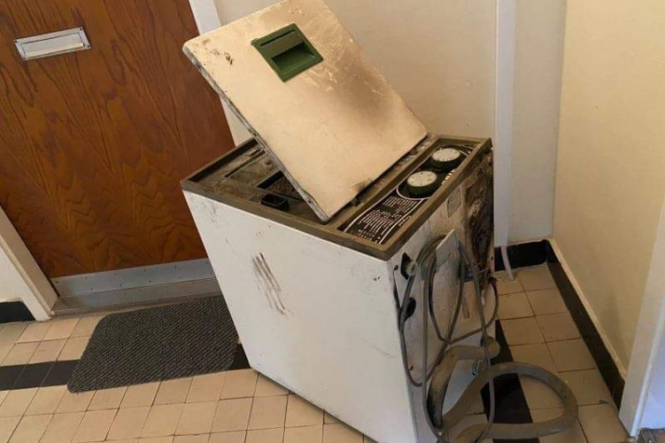 Egy égő Rákóczi úti lakásból mentettek ki a fehérvári rendőrök egy idős házaspárt