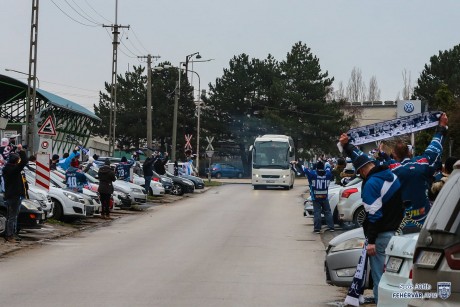 Díszsorfal - lelkes szurkolói indították útnak Linzbe a Hydro Fehérvár AV19﻿ együttesét