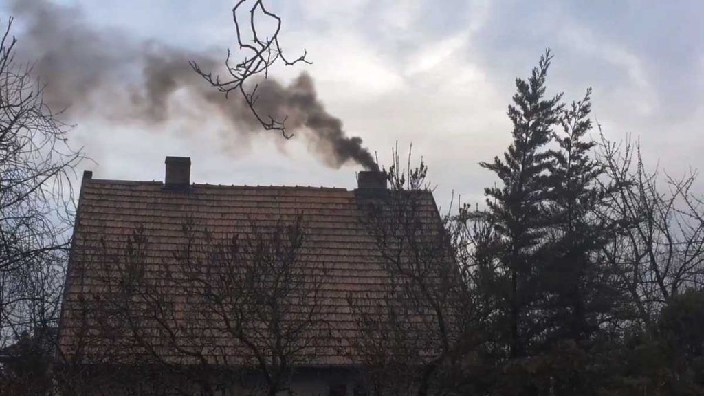 Nem mindegy, mivel fűtünk - a kockázatokra figyelmeztet a Kormányhivatal