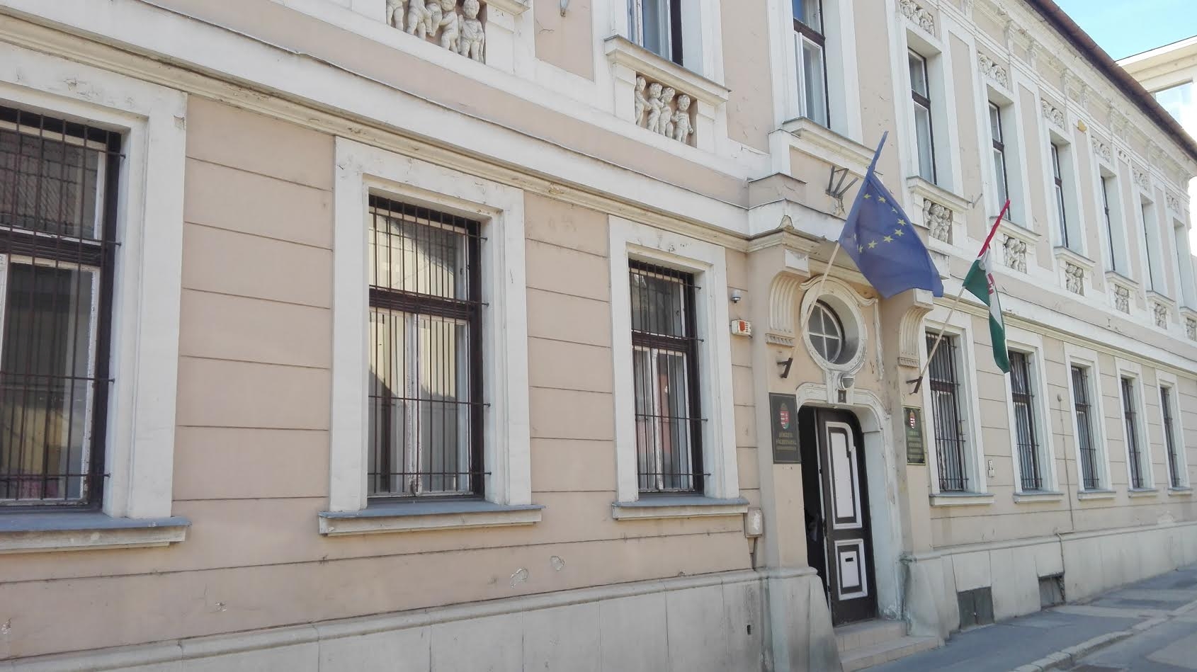 Az újév első munkanapján módosul a földhivatali ügyintézés rendje