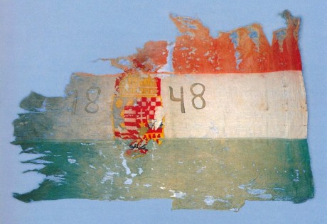 1848-as zászlóval emlékezik a szabadságharc évfordulójára a múzeum