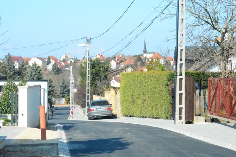 Elkészült a Poprádi utca komplex felújítása - a közműveket is kicserélték