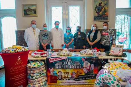 Fehérvári koraszülötteken is segít a Plüss Kommandó