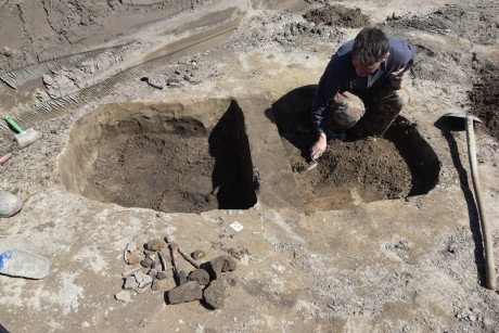 Árpád-kori maradványokra bukkantak Szabadbattyánban a fehérvári régészek