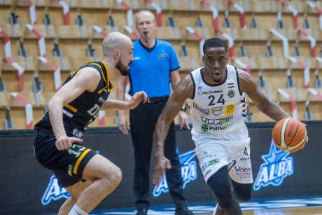 Kosáreső, Hearst-parádé, újabb Alba-győzelem a negyeddöntőben