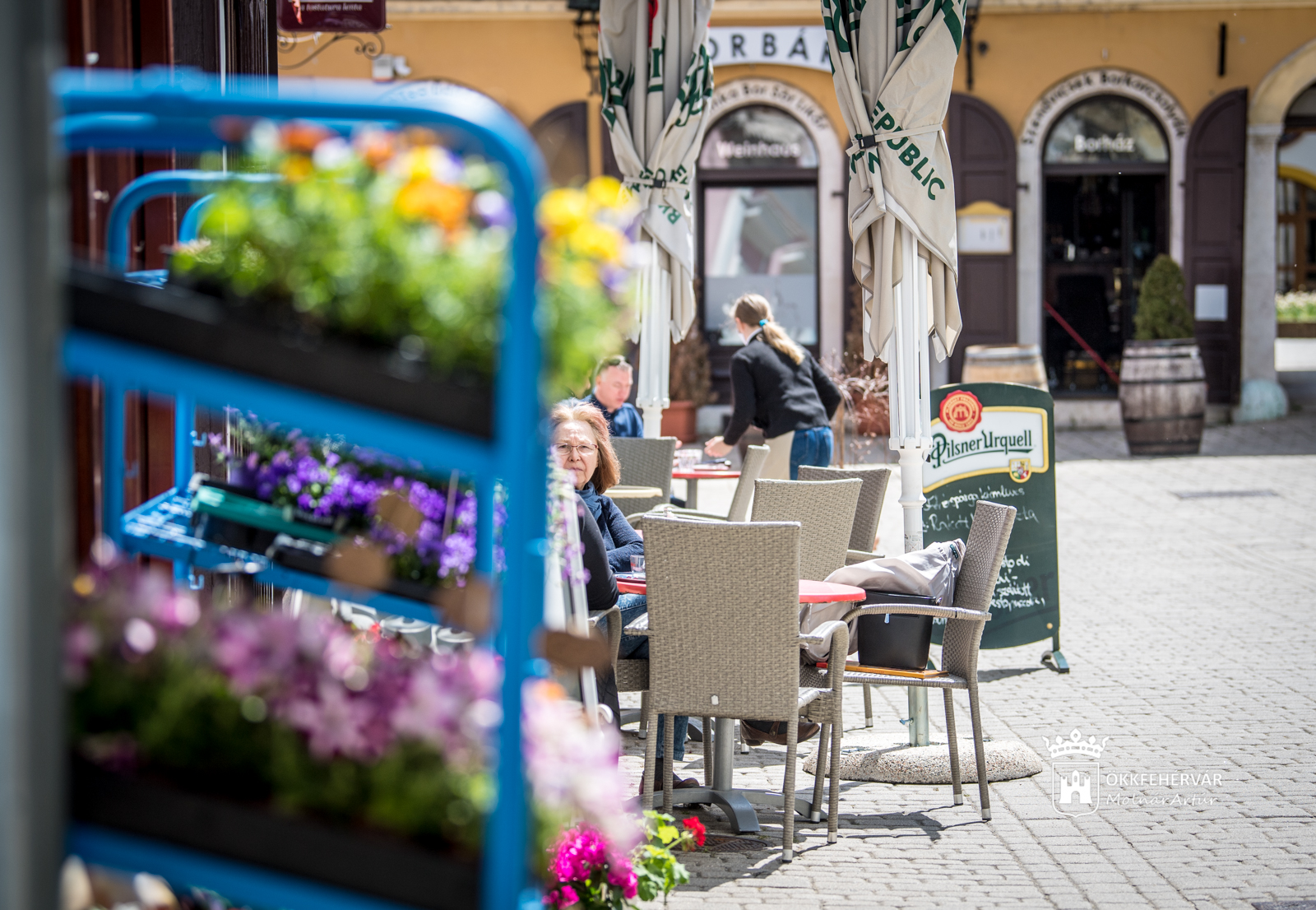 Újraindítás 4 millió beoltottnál - itt a végleges rendelet