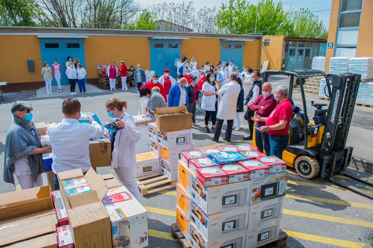 Adomány a Szent György Kórház ápolóinak a komfortosabb munkanapokhoz