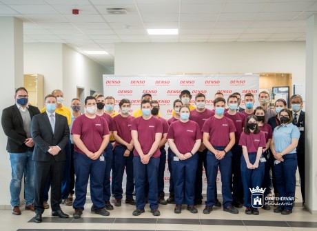 A duális képzésben résztvevőket búcsúztatta a DENSO Fehérváron