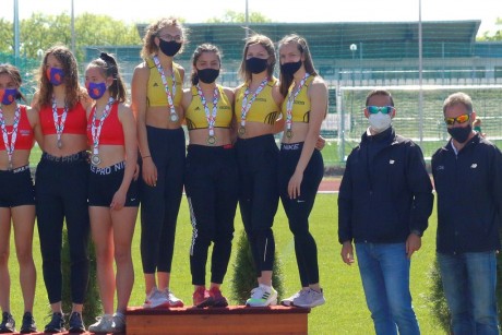 ARAK-aranyhalmozás a váltófutók országos bajnokságán