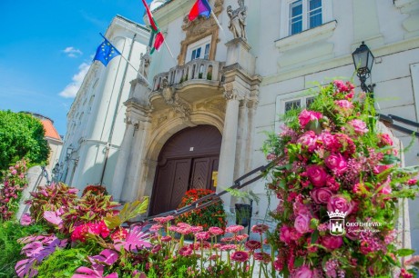 Virágos Pünkösd - a Székesfehérvár app-on szavazni is lehet az alkotásokra