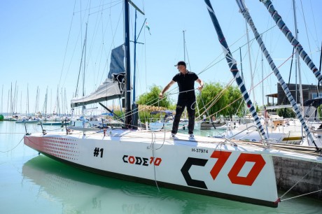 Új versenyhajók gyártásába kezd a fehérvári Code Yachts Kft.