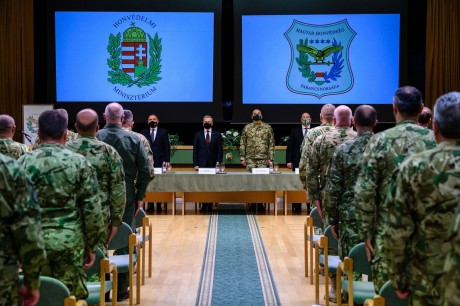 Ruszin-Szendi Romuluszt javasolta a Magyar Honvédség parancsnokának a honvédelmi iniszter