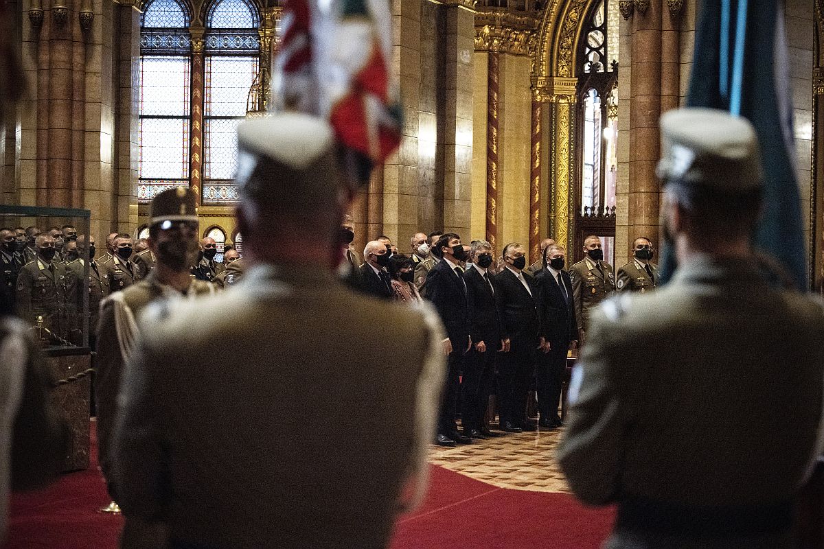 Átvette a parancsnokságot Ruszin-Szendi Romulusz, a Magyar Honvédség új parancsnoka