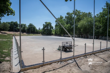 Kézilabdapálya épül a Zentai udvarán a szövetség támogatásával