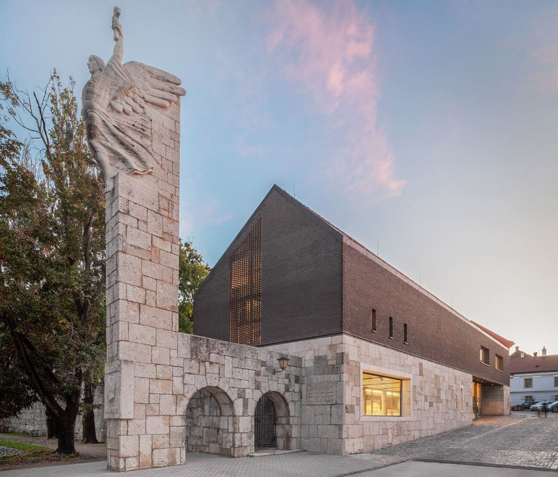 Család, hagyomány, összetartozás–átadják a Magyar Szent Család Zarándokutat