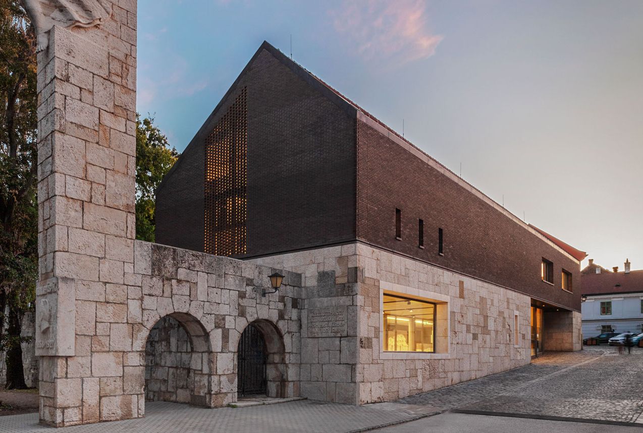 A Magyar Szent Család nyomában - szombaton nyit az egyházmegye új látogatóközpontja