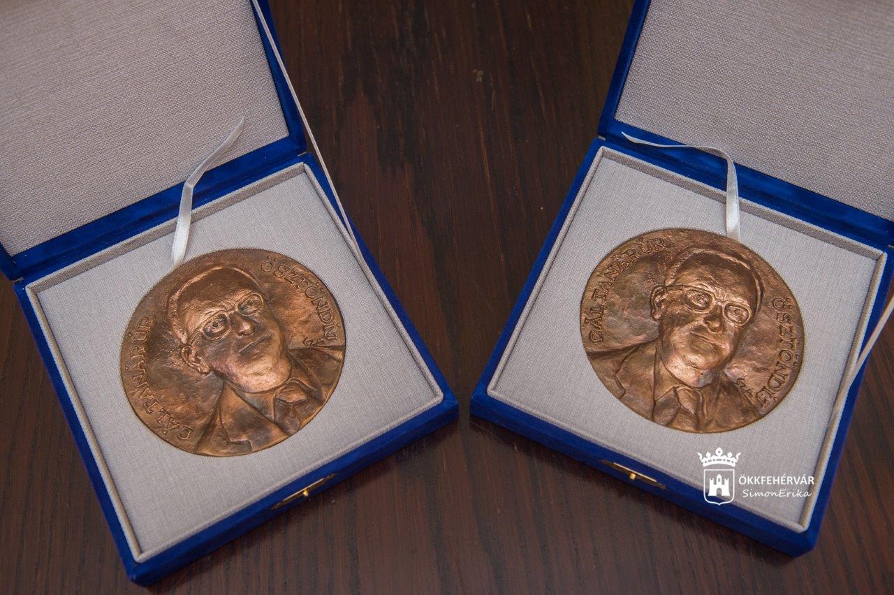 85 éves lenne Gál Tanár Úr - ösztöndíjprogramban él tovább emléke és matematika iránti szeretete