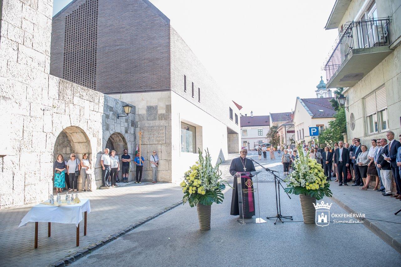 Magyar Szent Család nyomában zarándokút - megnyitotta kapuit a Látogatóközpont