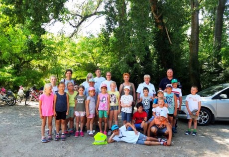 Pákozdon táborozó kisdiákoknál jártak a rendőrök