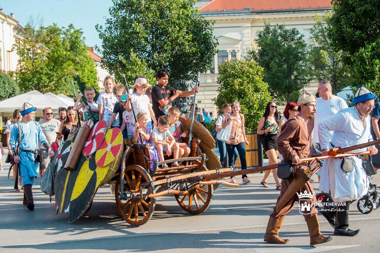 A fehérvári huszárok is jönnek a szombati Művészkorzóra