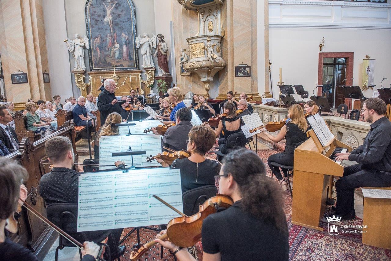 Harmonia Albensis - Mozart varázslatos muzsikája a Szent Sebestyén templomban
