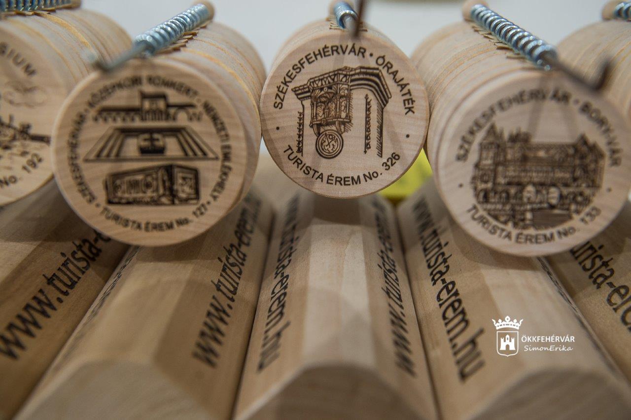 A Turisztikai Ügynökség képviselői tartottak bejárást a felújított Tourinform Irodában