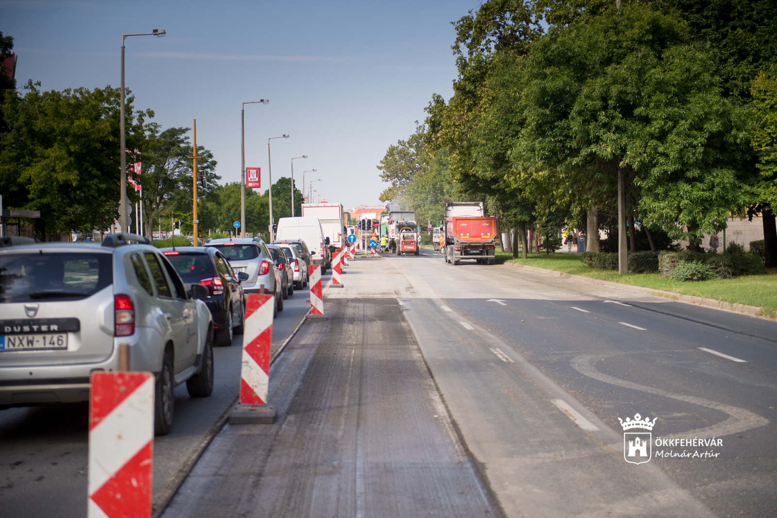 Elkezdődött a burkolatfelújítás a Budai úton - szeptember 30-ig végeznek