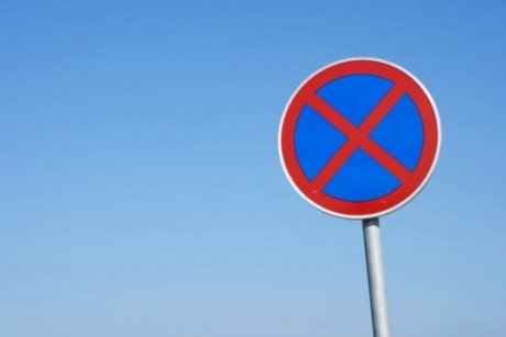 Tilos a megállás a Hosszúsétatér egy szakaszán mától október végéig