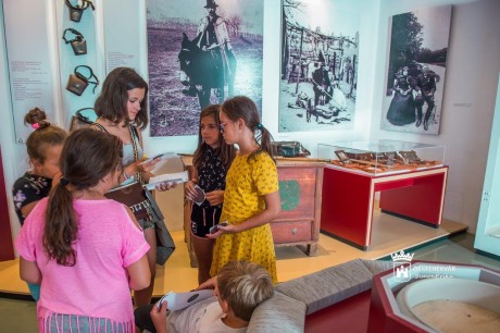 Játékos múzeumi programokon vettek részt a Napraforgó táborban nyaraló gyerekek