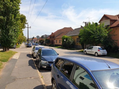 Hétfőn kezdődnek a Mikszáth Kálmán utca felújítási munkálatai