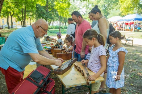 Családi piknik színes gyermekprogramokkal a Zichy ligetben