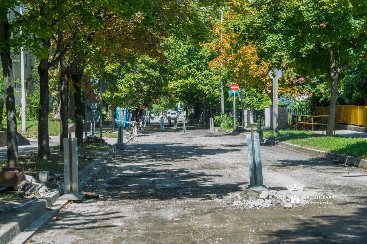 Utak újulnak meg, zebrák épülnek és elkészült az új közösségi tér az 5-ös választókörzetben