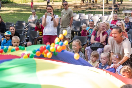 Új helyszínen a rendezték meg vasárnap a Tóvárosi őszkösztő pikniket